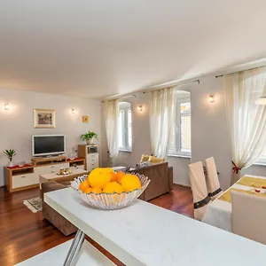 In Old Town With View Apartment Split