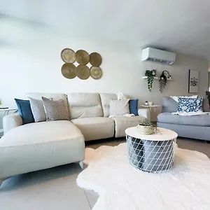  Apartment Luxury Apt - 2 Pools & Generator!